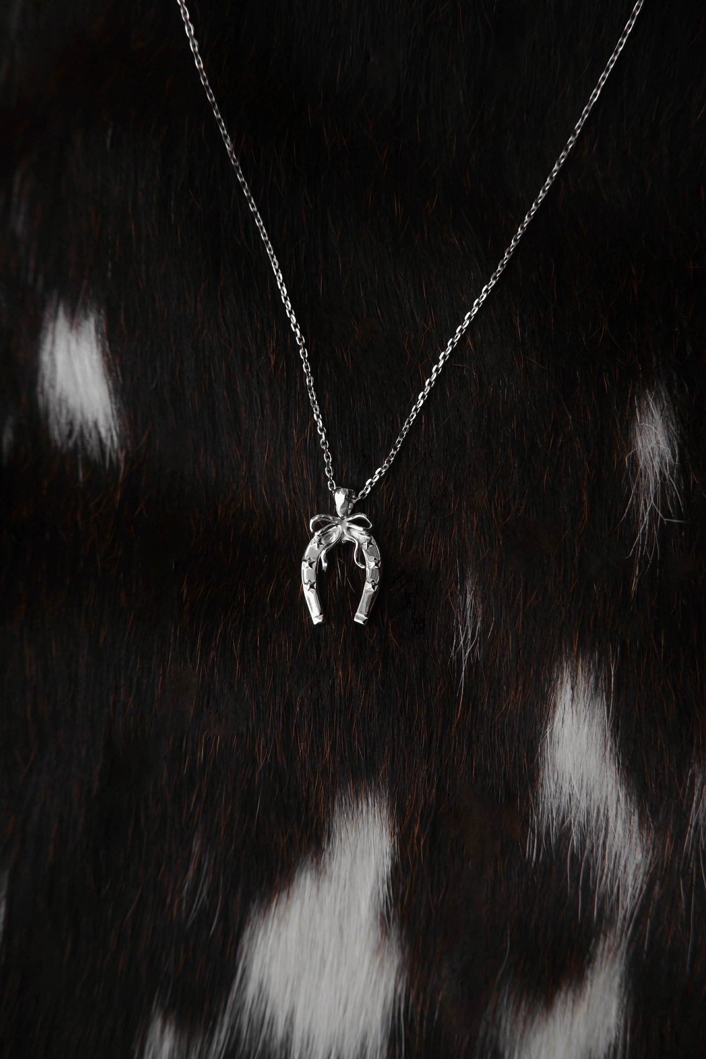 Lucky Trot Necklace [PREORDER]