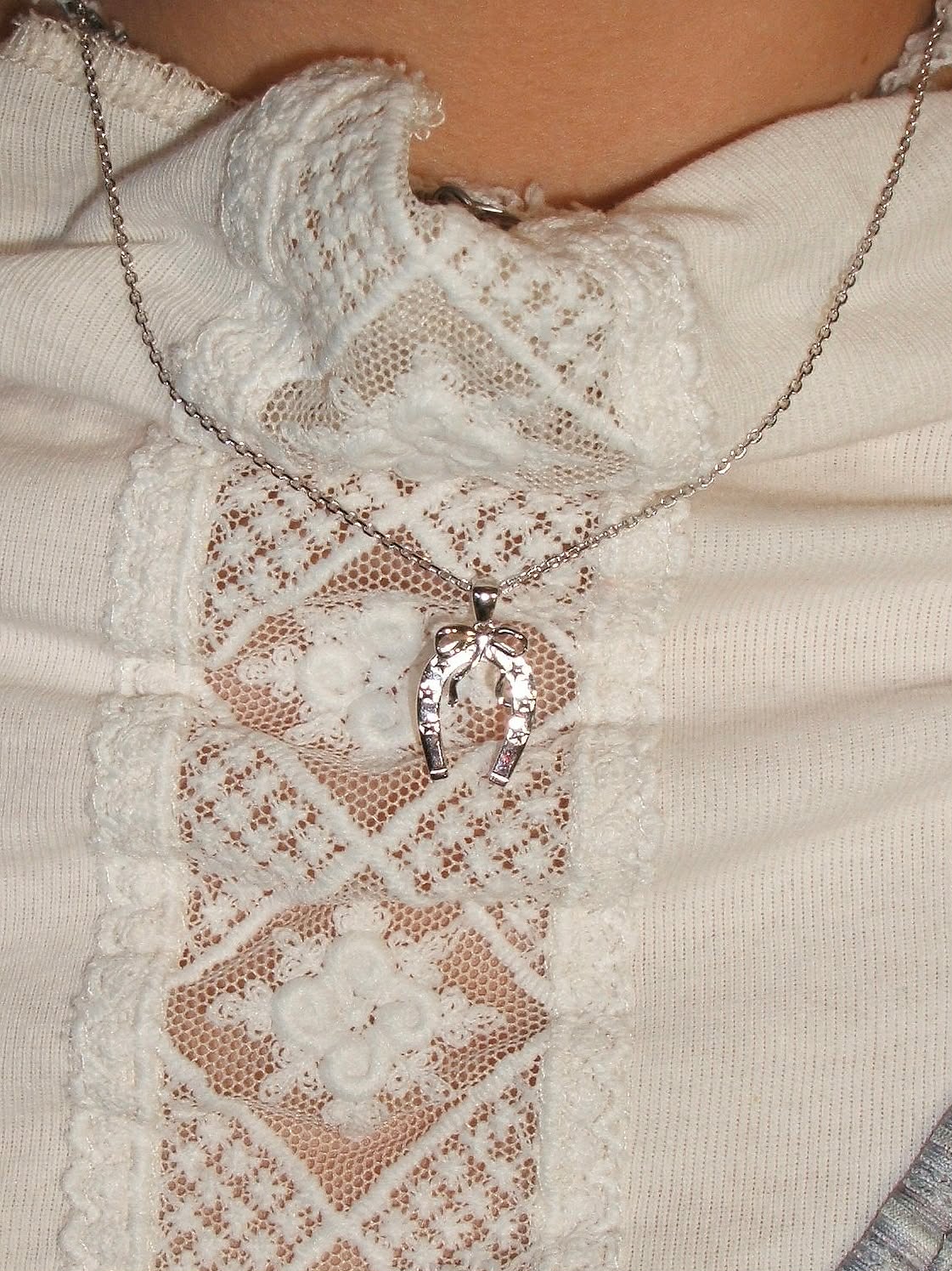Lucky Trot Necklace [PREORDER]